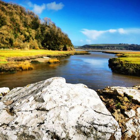 Rhif Un- Premium Cottage With Log Burner & Private Courtyard Laugharne Dış mekan fotoğraf